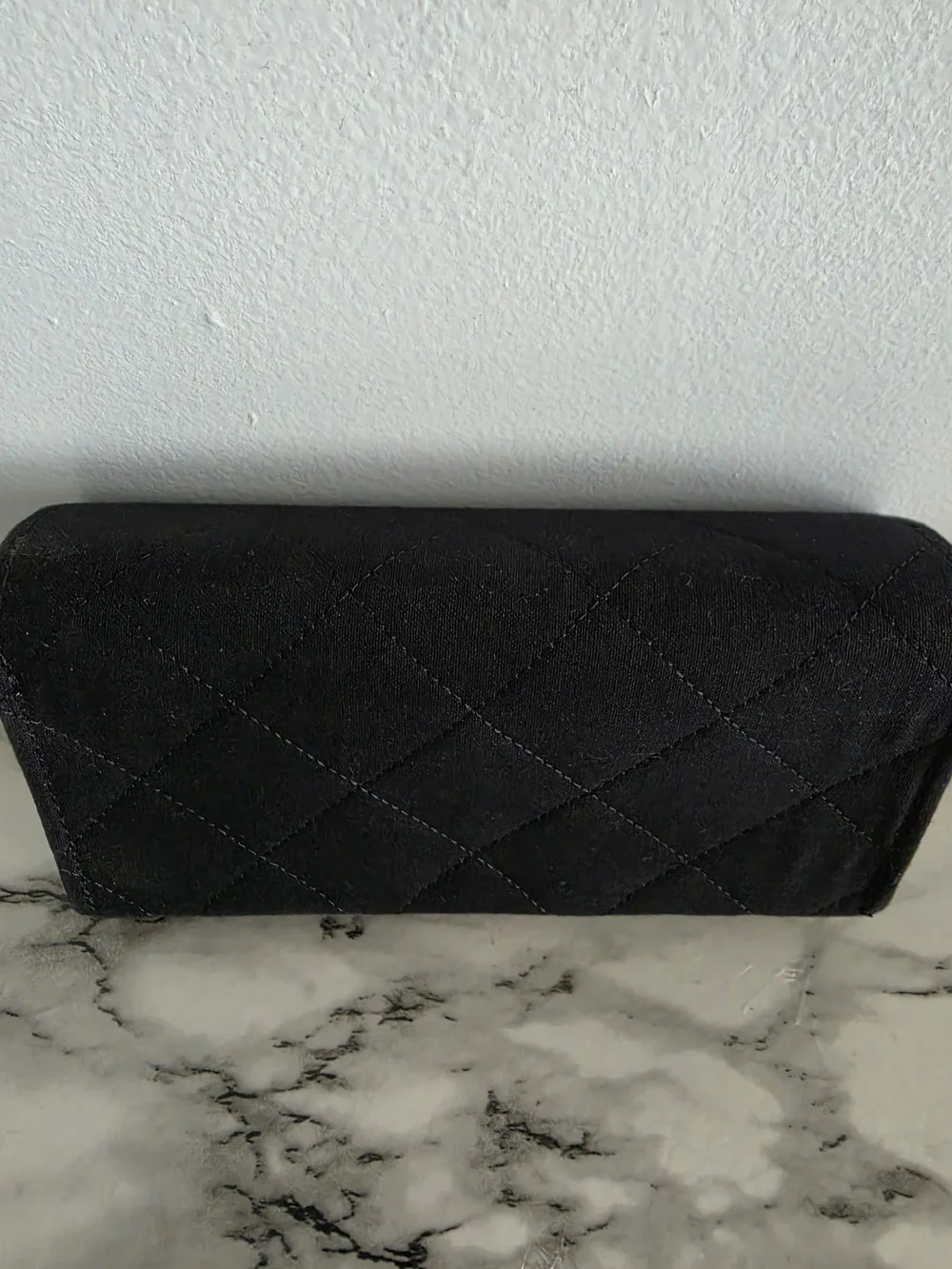 CHANEL Black Quilted Suede Sunglasses Case with Gold CC Logo - Picture 4 of 4